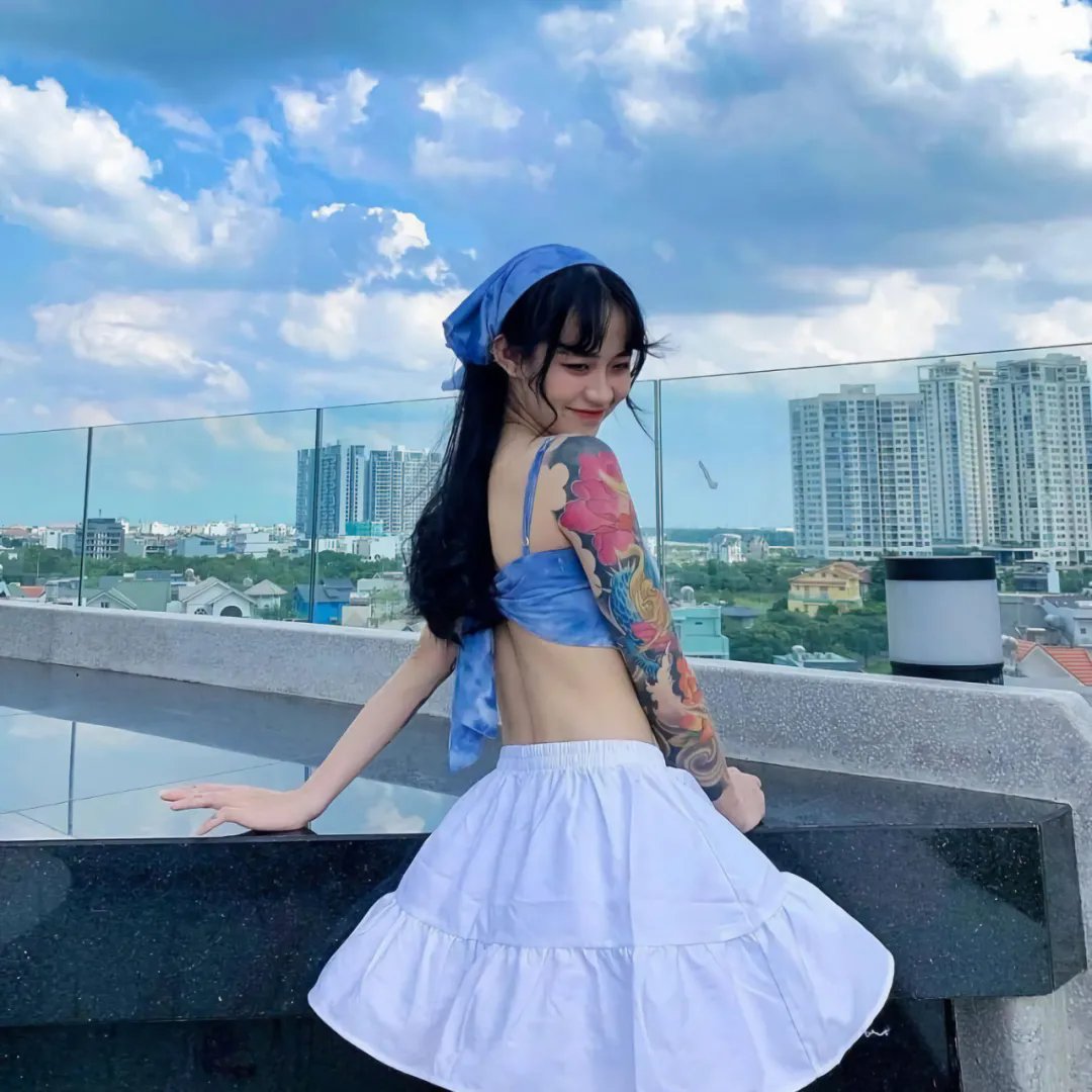 两女一男